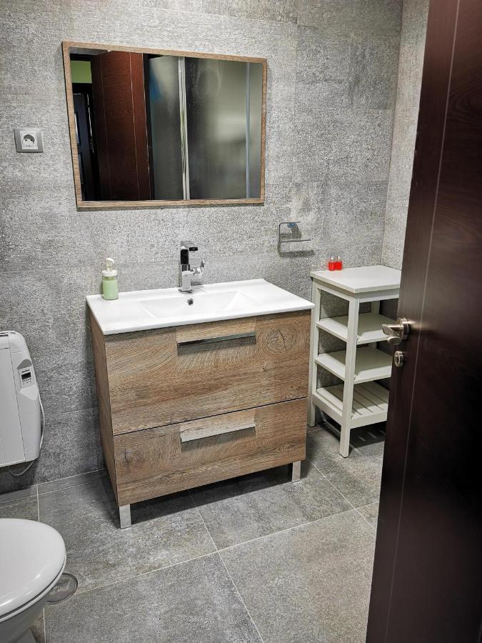Ales Apartment *